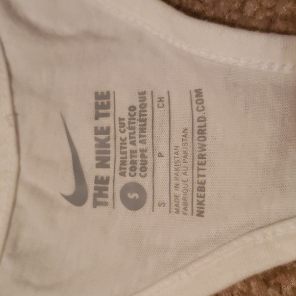 Nike Women's Graphic Tank - Picture 3 of 9